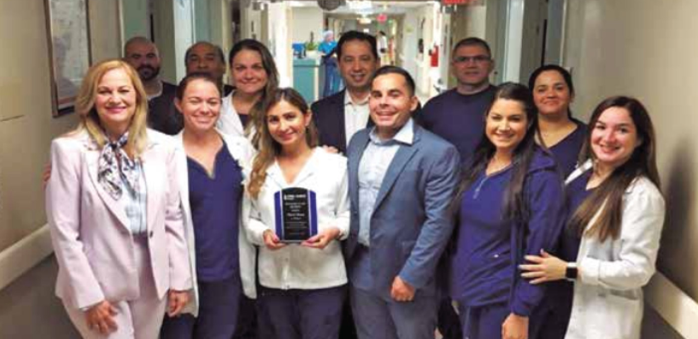 El Hospital de Coral Gables honra con orgullo a la empleada del Quater