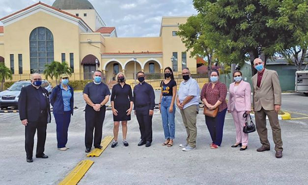 Comunidad religiosa del Distrito 5 se une para vacunar a 500 personas en la Pequeña Habana