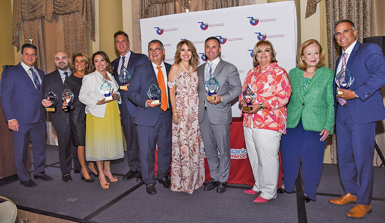 Cámara de Comercio Hispana del Sur de Florida (SFLHCC) celebró recientemente sus premios anuales “Campeones de la Salud”