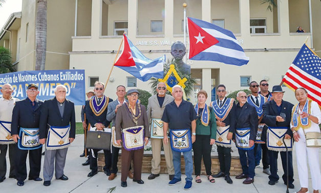 Hialeah Celebró su Desfile de José Martí y lleno de alegría la calle West 29 St.