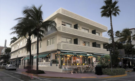 South Beach’s most iconic restaurant: the famous News Café reopened it’s doors at its original location on Ocean Drive