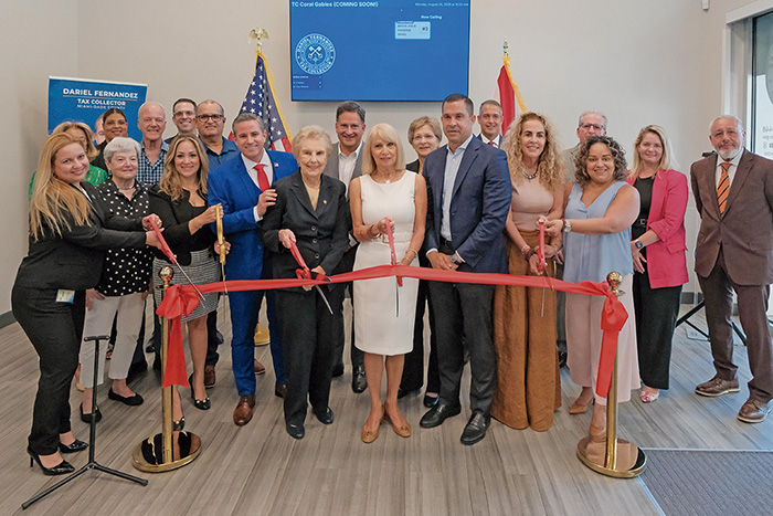El Recaudador de Impuestos del Condado de Miami-Dade, Dariel Fernandez, inaugura la primera oficina en Coral Gables